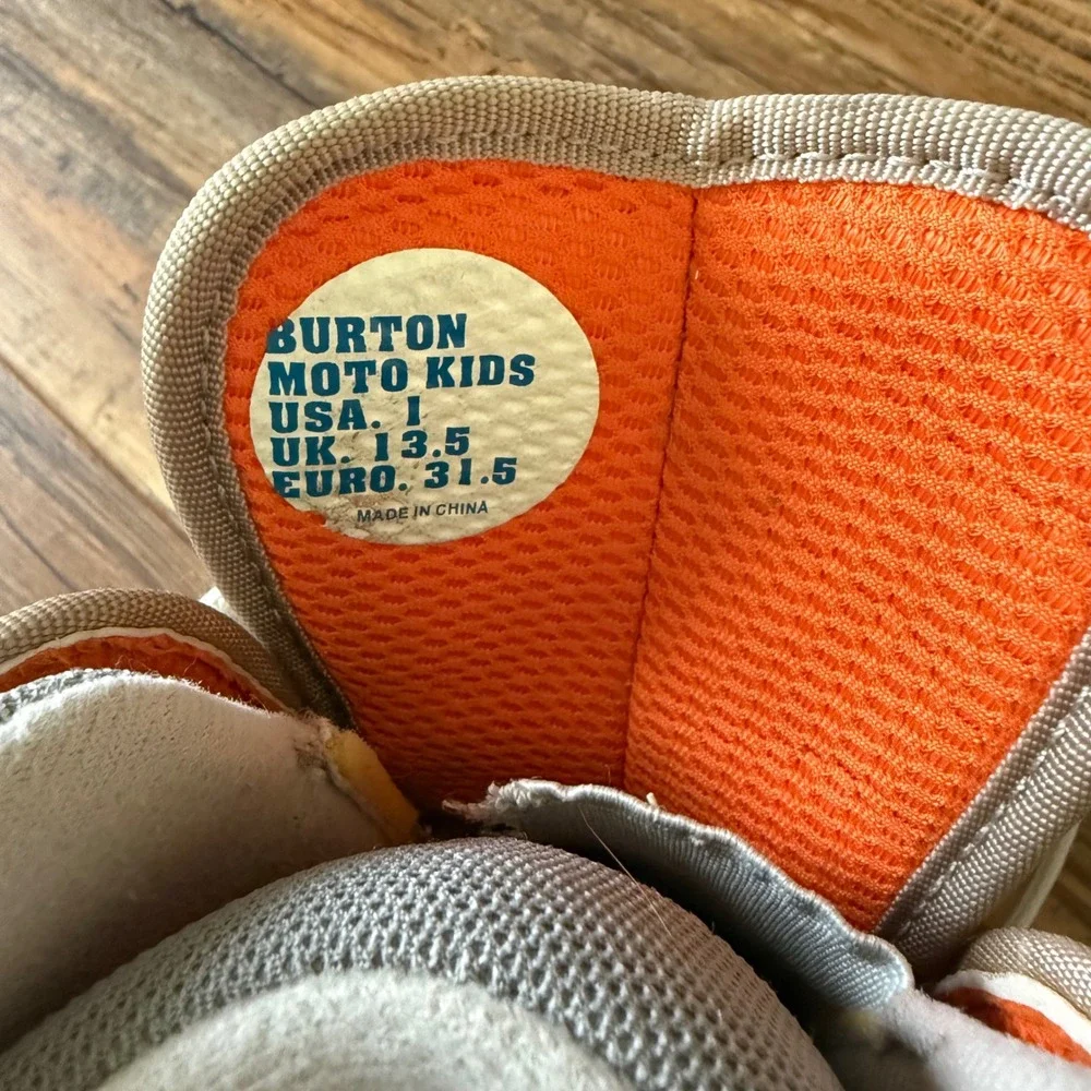Burton Moto Kids Snowboard Boots Size 1 Tan Grey Orange Lace‎ Up Winter Sports
